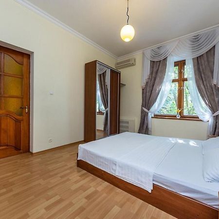 Alex Apartments Near Independence Square - Kiev Dış mekan fotoğraf