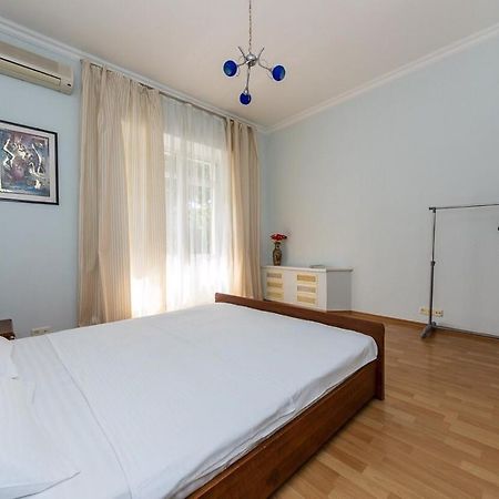 Alex Apartments Near Independence Square - Kiev Dış mekan fotoğraf