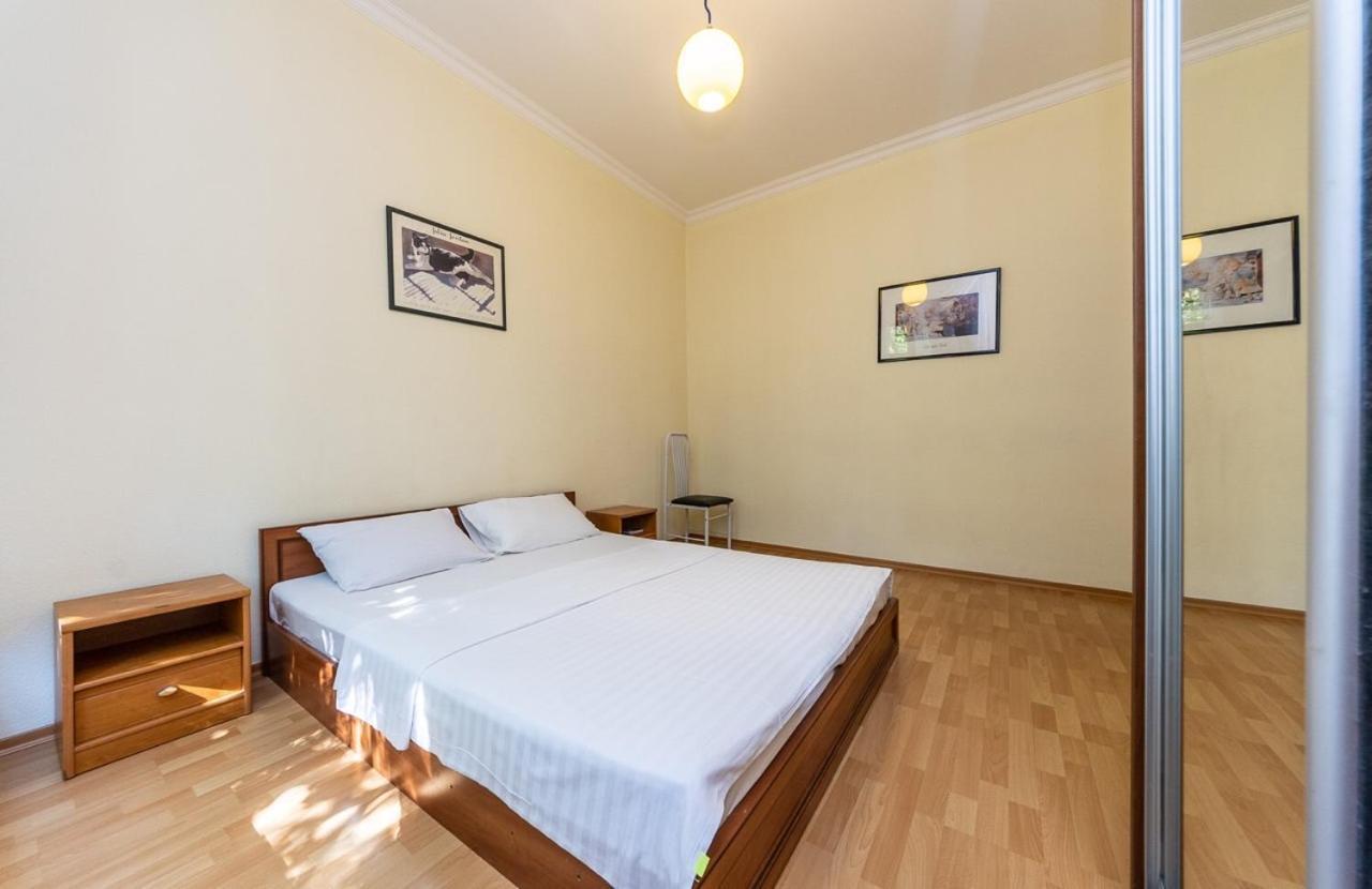 Alex Apartments Near Independence Square - Kiev Dış mekan fotoğraf