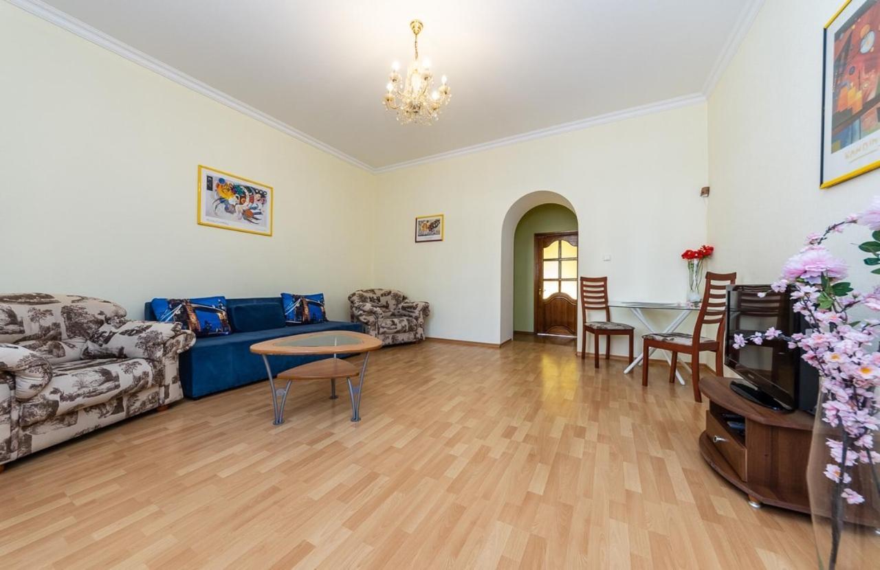 Alex Apartments Near Independence Square - Kiev Dış mekan fotoğraf