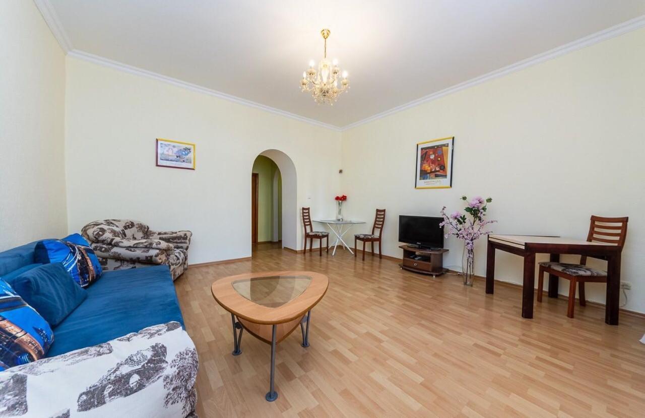 Alex Apartments Near Independence Square - Kiev Dış mekan fotoğraf