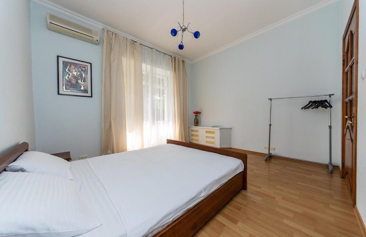 Alex Apartments Near Independence Square - Kiev Dış mekan fotoğraf